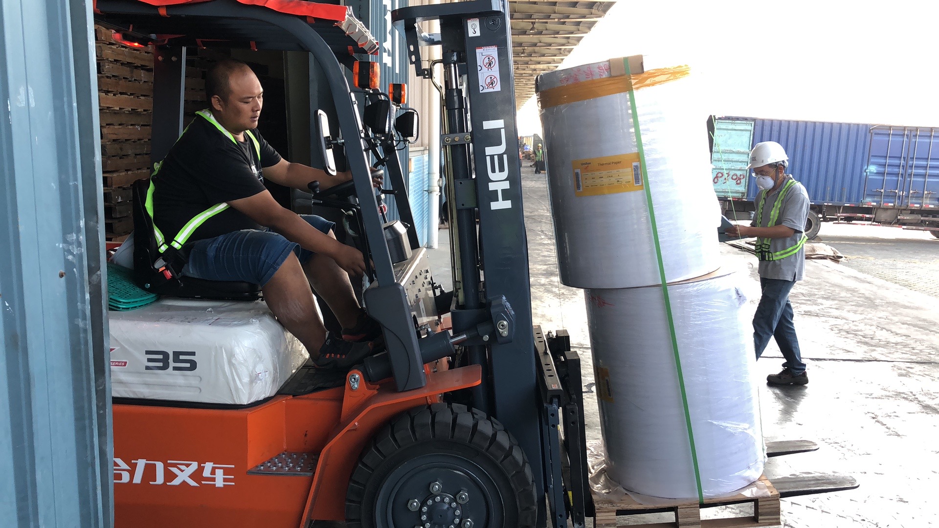 Rouleau de papier géant thermique brut de taille personnalisée